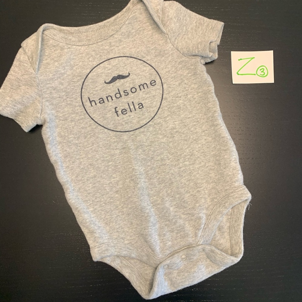 🧸 2/$8.00⭐️- GAP Handsome Fella Bodysuit